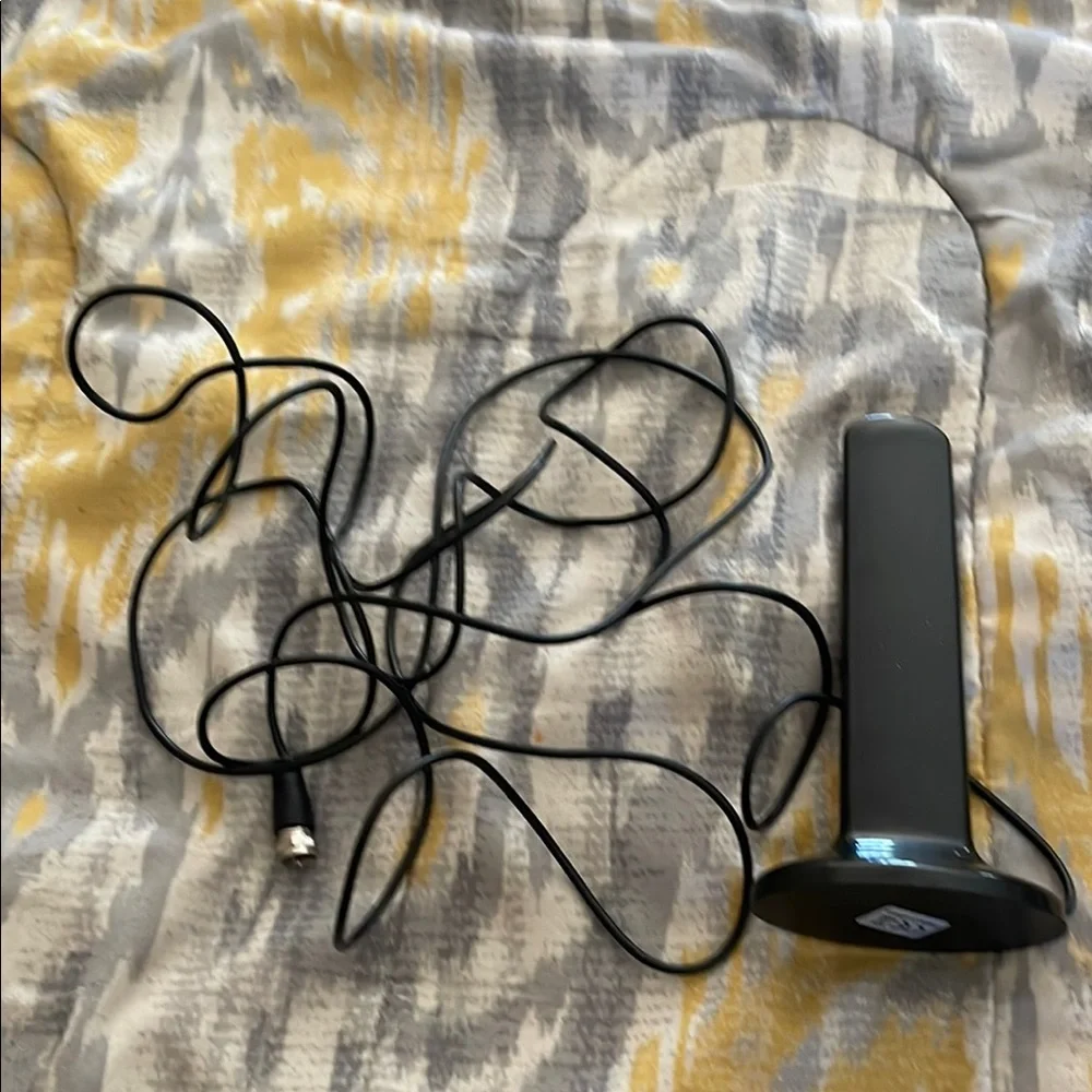 Sleek Black Wireless Charging Stand